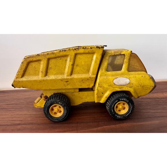 Vintage 1976-1977 Tonka Yellow Dump Truck Collectible Toy - Picture 3 of 15